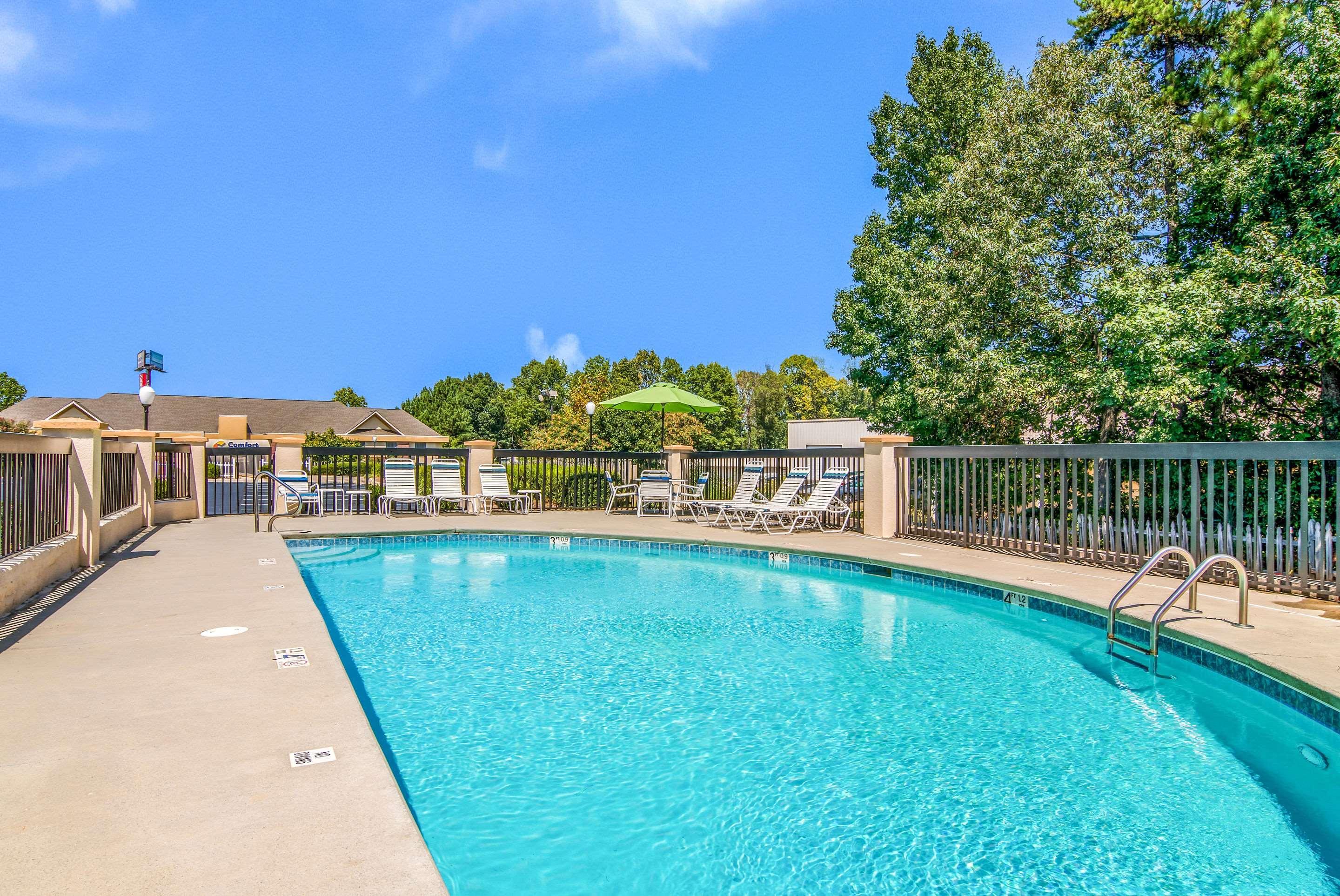Quality Inn Suwanee I-85 Экстерьер фото