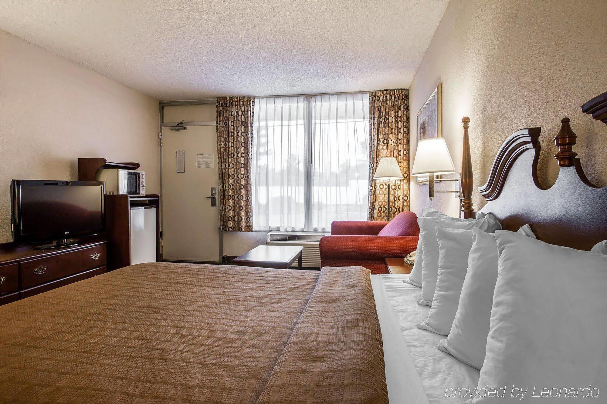 Quality Inn Suwanee I-85 Экстерьер фото
