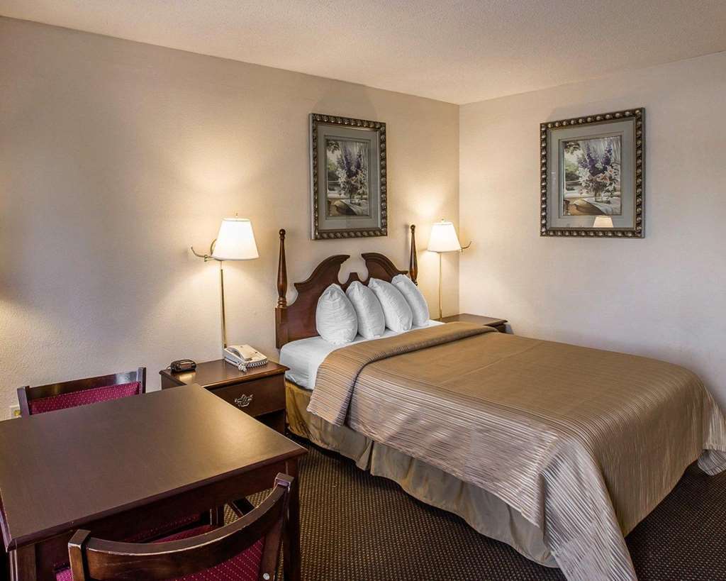 Quality Inn Suwanee I-85 Номер фото